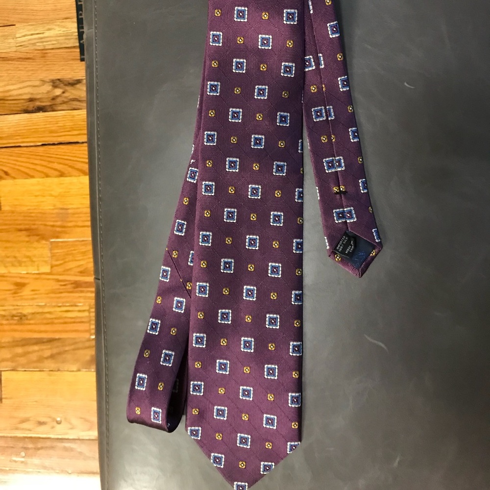 Jos. A Banks 100 percent silk tie